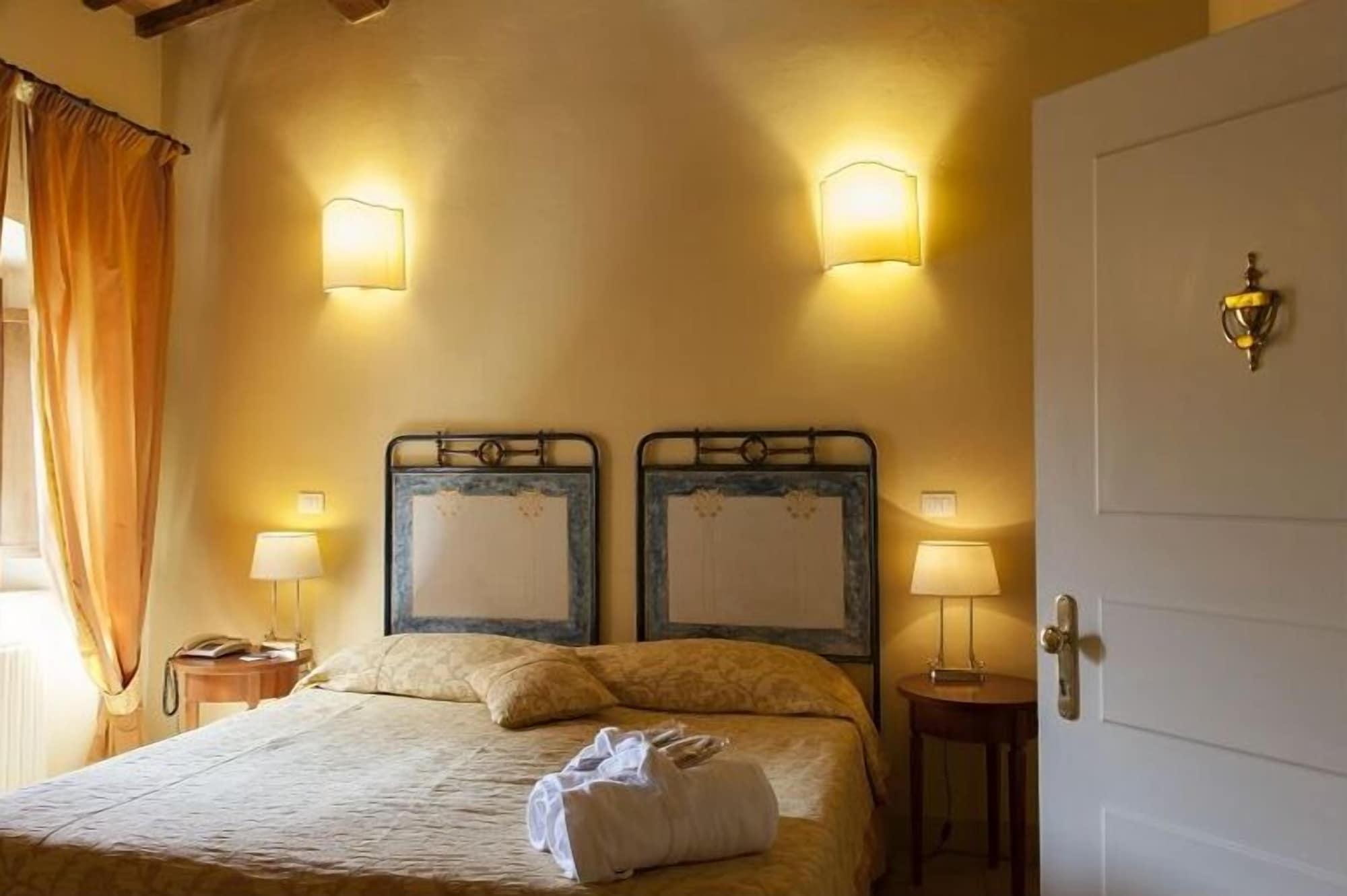 Palazzo Guiderocchi Hotel Асколи Пичено Екстериор снимка