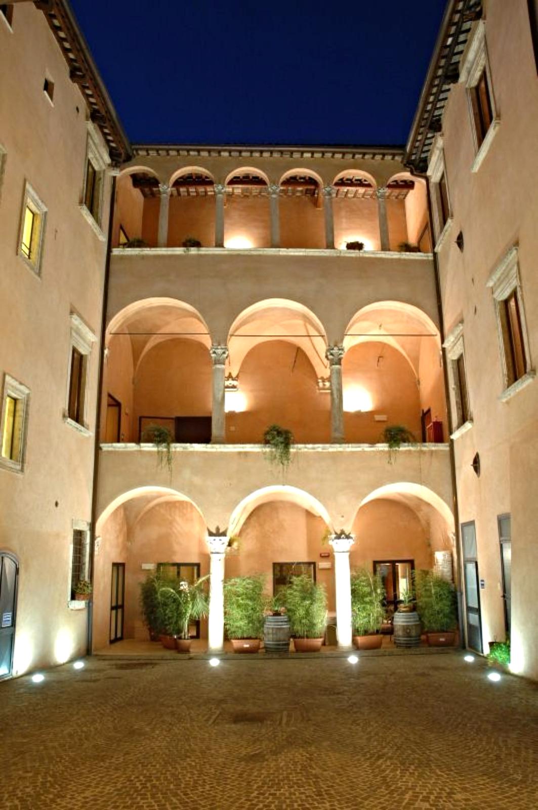 Palazzo Guiderocchi Hotel Асколи Пичено Екстериор снимка