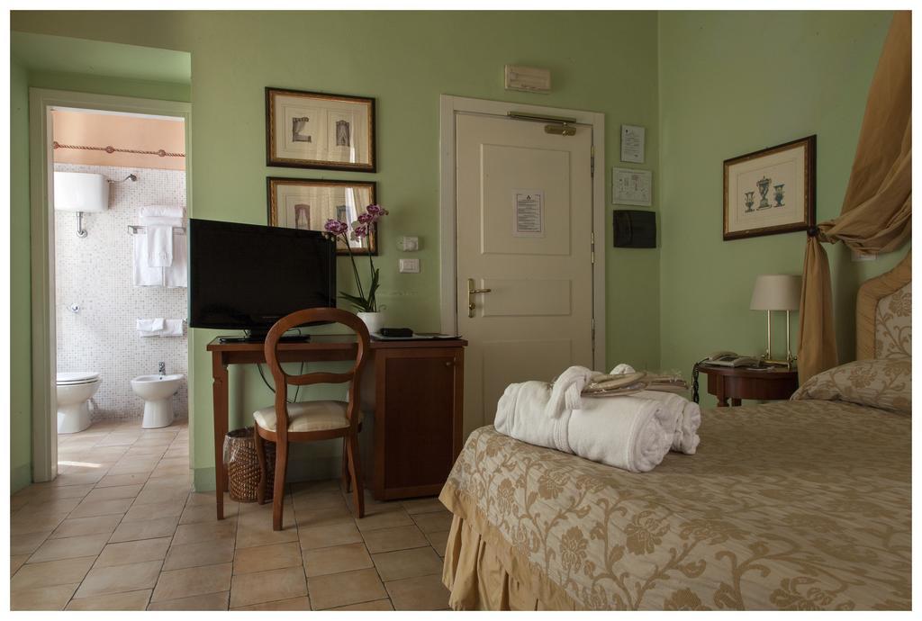 Palazzo Guiderocchi Hotel Асколи Пичено Екстериор снимка