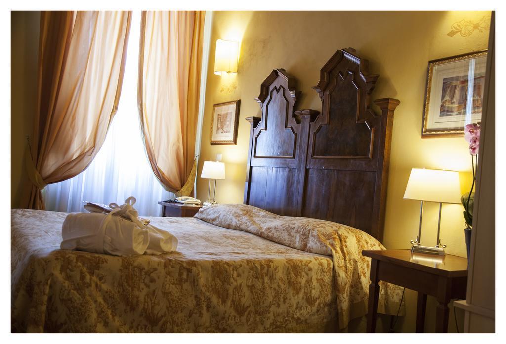 Palazzo Guiderocchi Hotel Асколи Пичено Екстериор снимка